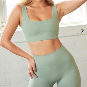 SET Active - Matcha Sculptflex Box cut bra - size small - worn once